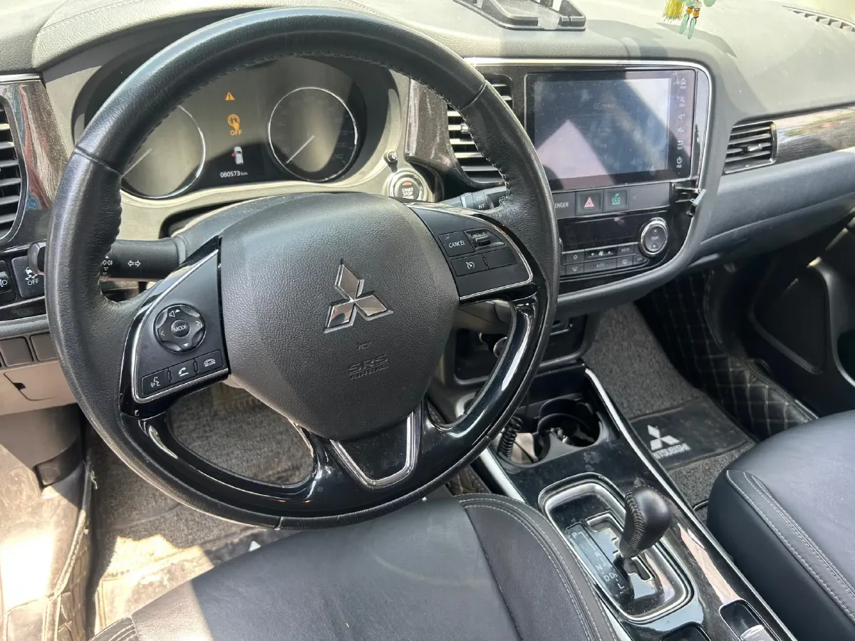 2020 Mitsubishi Outlander 2.0L 166HP L4 CVT,autocango,china used car exporter,china ev exporter,chinese used car exporter,chinese used ev exporter