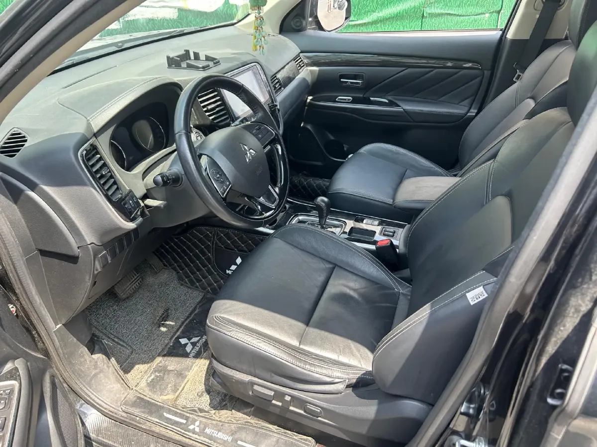 2020 Mitsubishi Outlander 2.0L 166HP L4 CVT,autocango,china used car exporter,china ev exporter,chinese used car exporter,chinese used ev exporter