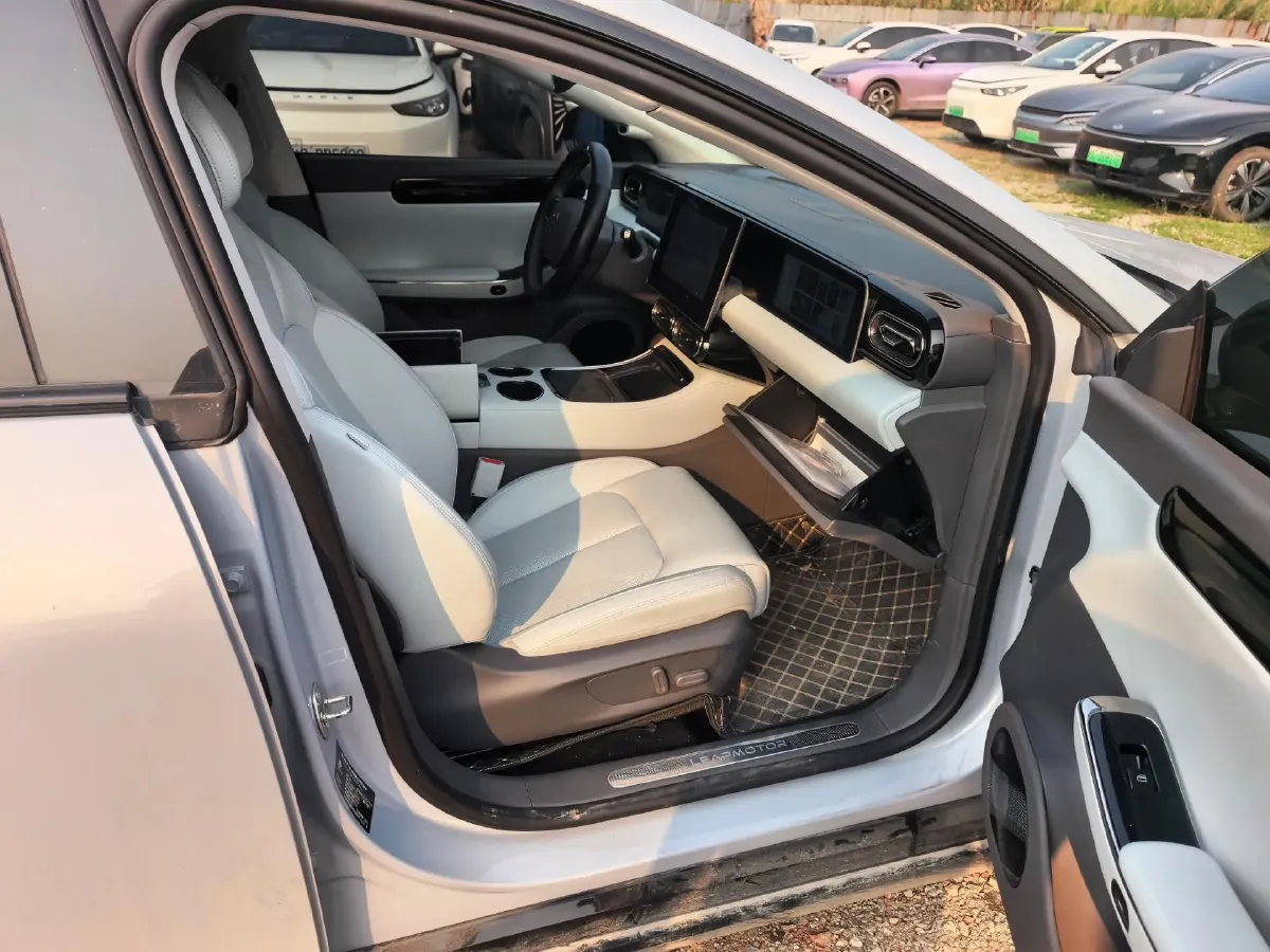 2024 Leapmotor C01 1.5L 95HP L4 REEV 30.1KWH,autocango,china used car exporter,china ev exporter,chinese used car exporter,chinese used ev exporter