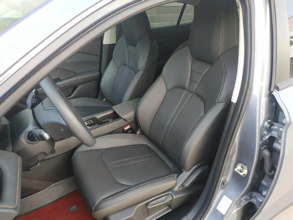 2025 DongFeng Aeolus YiXuan 1.5L 125HP L4 6DCT,autocango,china used car exporter,china ev exporter,chinese used car exporter,chinese used ev exporter