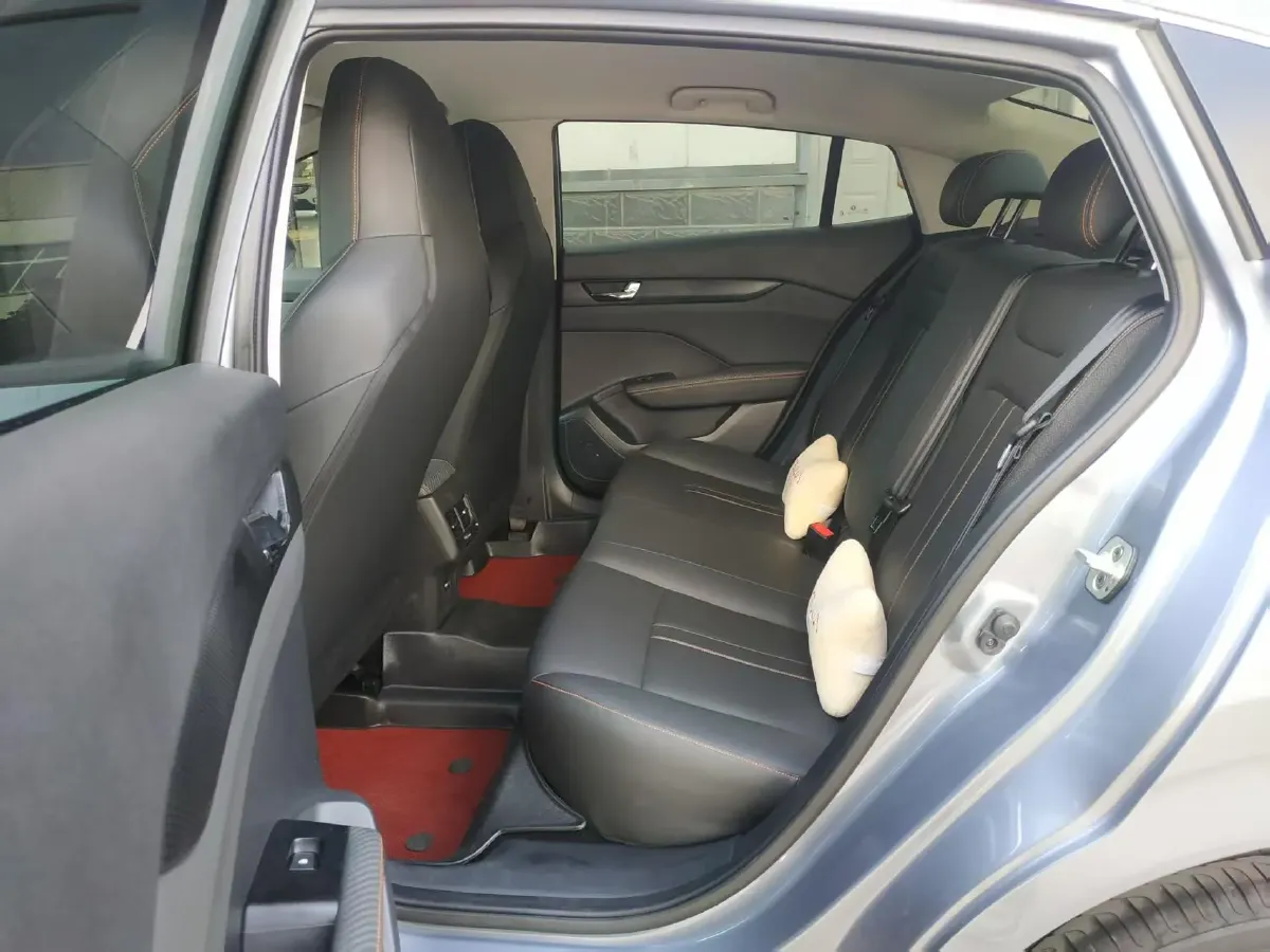 2025 DongFeng Aeolus YiXuan 1.5L 125HP L4 6DCT,autocango,china used car exporter,china ev exporter,chinese used car exporter,chinese used ev exporter