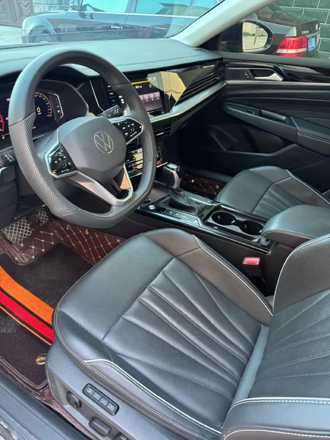 2024 Volkswagen Passat 2.0T 220HP L4 7DCT,autocango,china used car exporter,china ev exporter,chinese used car exporter,chinese used ev exporter