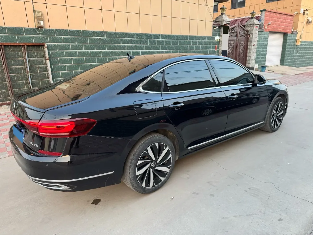 2024 Volkswagen Passat 2.0T 220HP L4 7DCT,autocango,china used car exporter,china ev exporter,chinese used car exporter,chinese used ev exporter