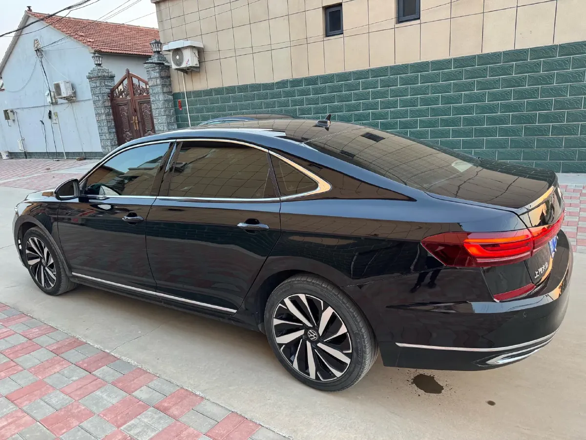 2024 Volkswagen Passat 2.0T 220HP L4 7DCT,autocango,china used car exporter,china ev exporter,chinese used car exporter,chinese used ev exporter