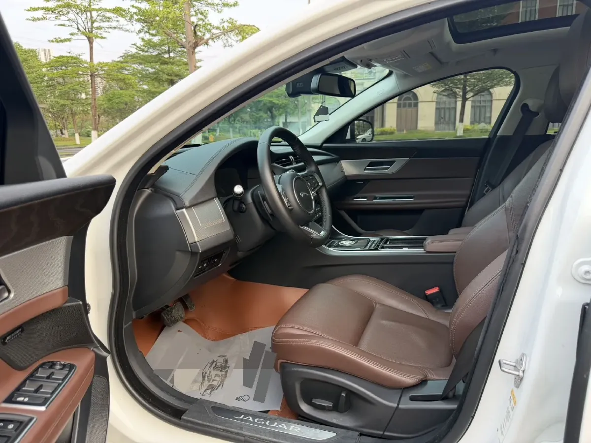 2019 Jaguar XFL 2.0T 250HP L4 8AT,autocango,china used car exporter,china ev exporter,chinese used car exporter,chinese used ev exporter