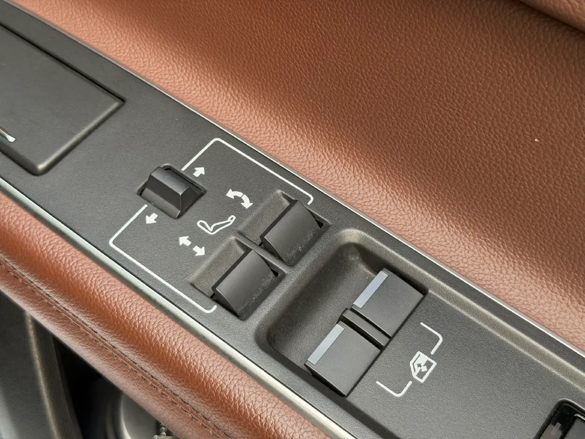 2019 Jaguar XFL 2.0T 250HP L4 8AT,autocango,china used car exporter,china ev exporter,chinese used car exporter,chinese used ev exporter