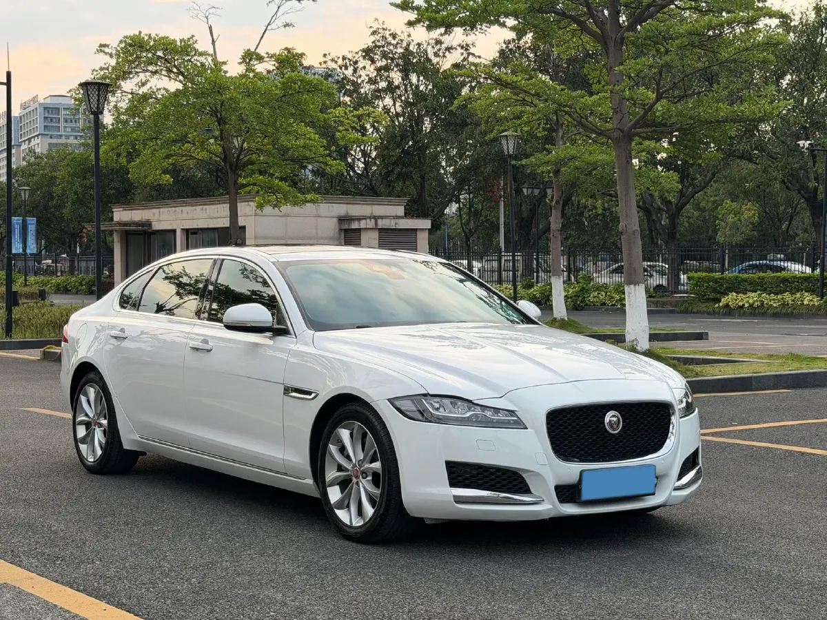 2019 Jaguar XFL 2.0T 250HP L4 8AT,autocango,china used car exporter,china ev exporter,chinese used car exporter,chinese used ev exporter