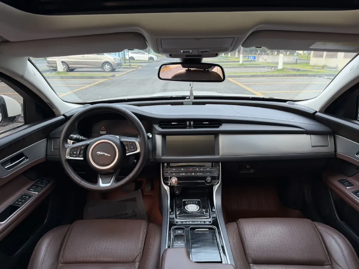 2019 Jaguar XFL 2.0T 250HP L4 8AT,autocango,china used car exporter,china ev exporter,chinese used car exporter,chinese used ev exporter