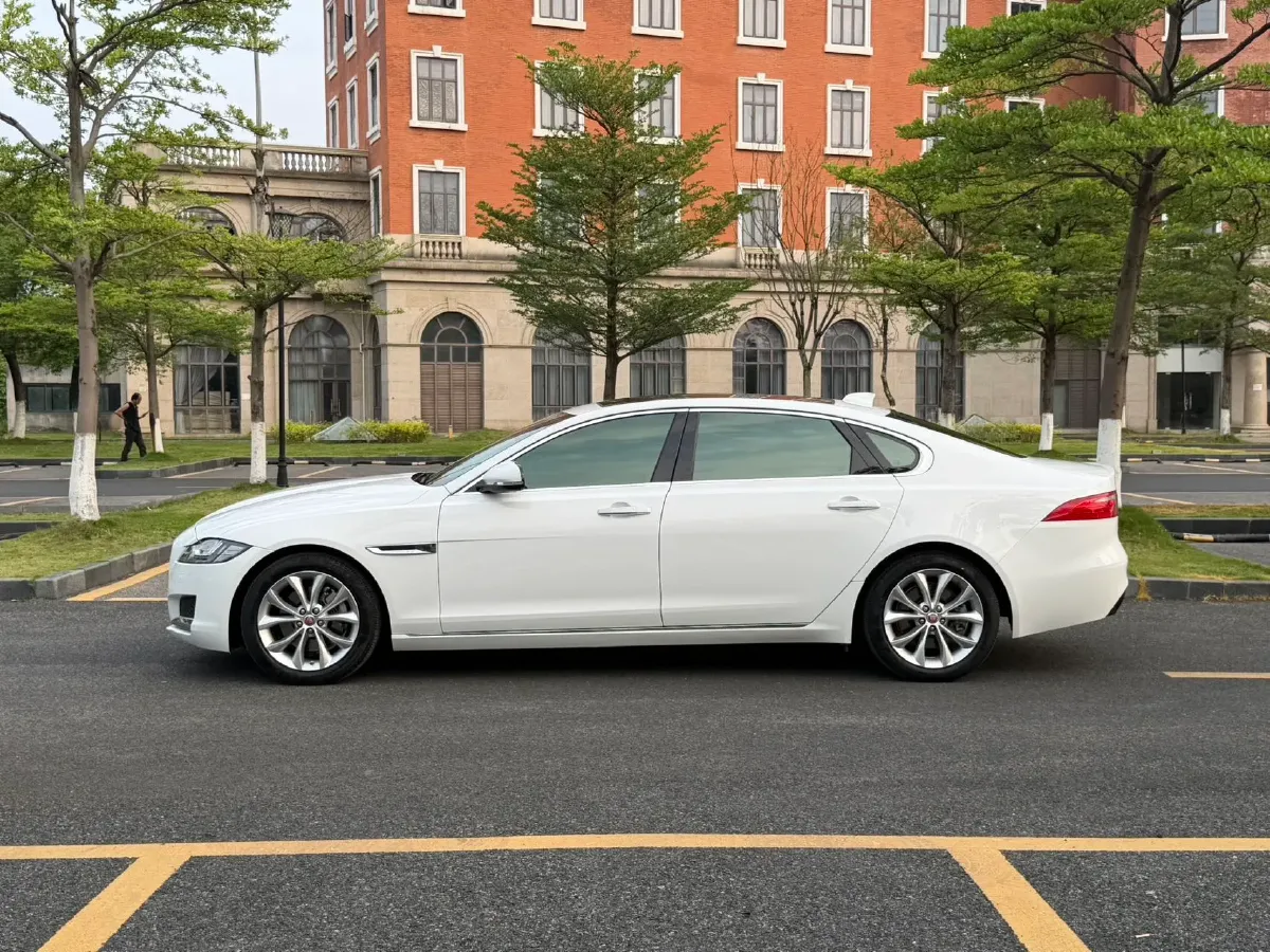2019 Jaguar XFL 2.0T 250HP L4 8AT,autocango,china used car exporter,china ev exporter,chinese used car exporter,chinese used ev exporter
