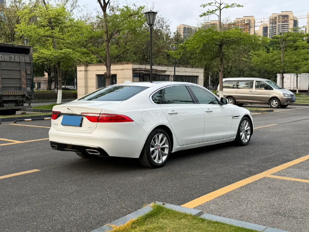 2019 Jaguar XFL 2.0T 250HP L4 8AT,autocango,china used car exporter,china ev exporter,chinese used car exporter,chinese used ev exporter