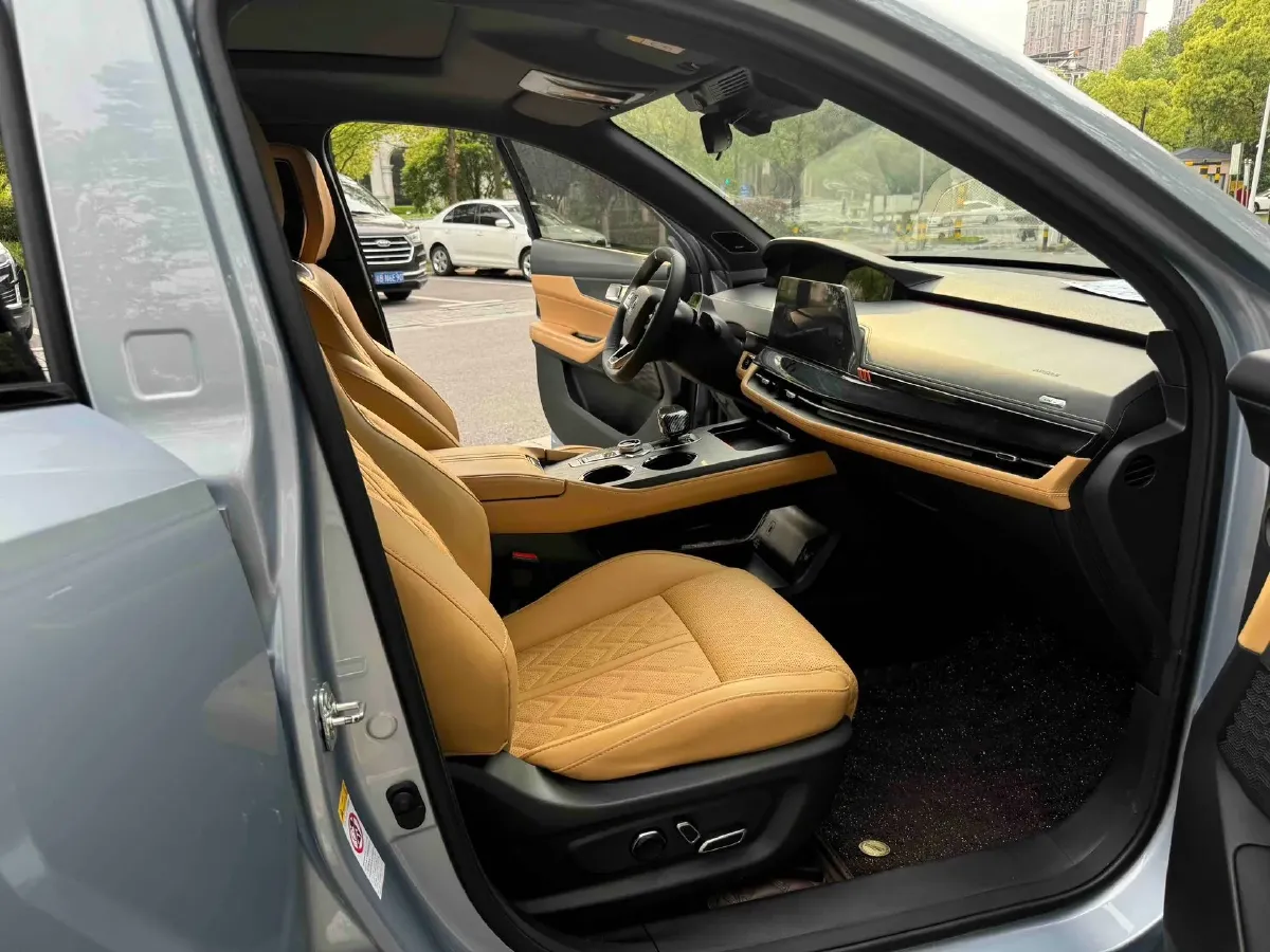 2021 ChangAn UNI-K 2.0T 233HP L4 8AT,autocango,china used car exporter,china ev exporter,chinese used car exporter,chinese used ev exporter