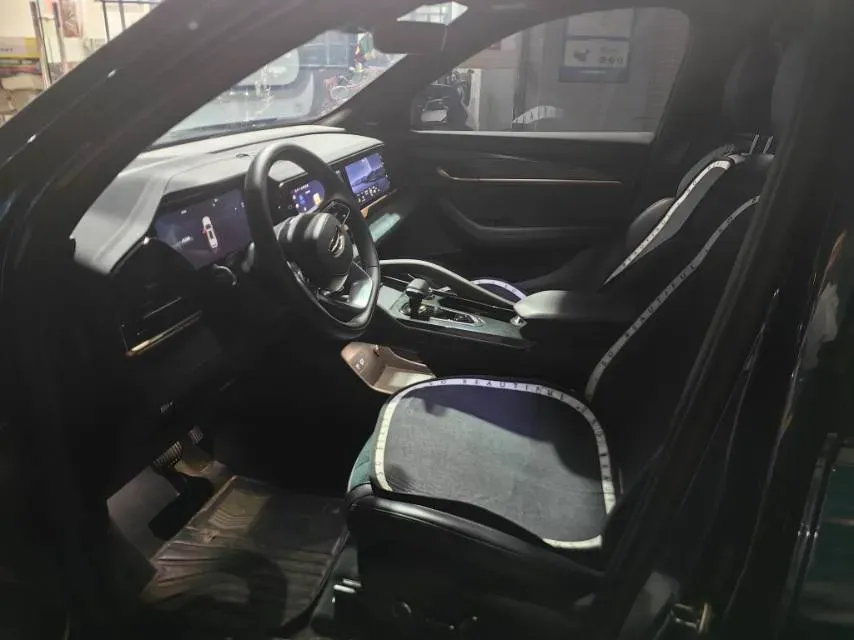 2021 Geely Monjaro 2.0T 218HP L4 7DCT,autocango,china used car exporter,china ev exporter,chinese used car exporter,chinese used ev exporter