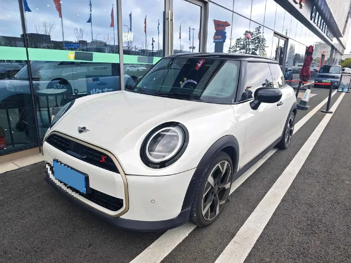 2025 MINI MINI 2.0T 204HP L4 7DCT,autocango,china used car exporter,china ev exporter,chinese used car exporter,chinese used ev exporter