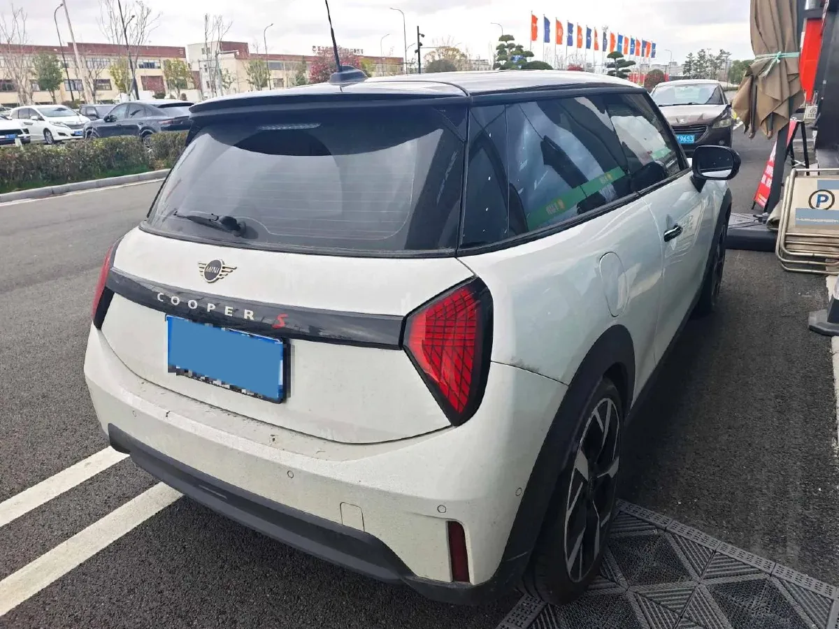2025 MINI MINI 2.0T 204HP L4 7DCT,autocango,china used car exporter,china ev exporter,chinese used car exporter,chinese used ev exporter