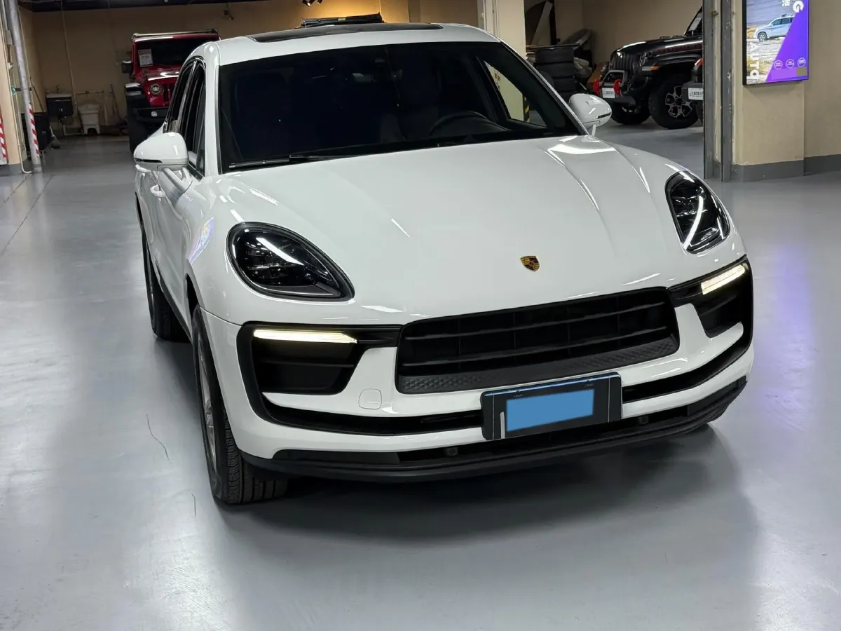 2024 Porsche Macan 2.0T 265HP L4 7DCT,autocango,china used car exporter,china ev exporter,chinese used car exporter,chinese used ev exporter