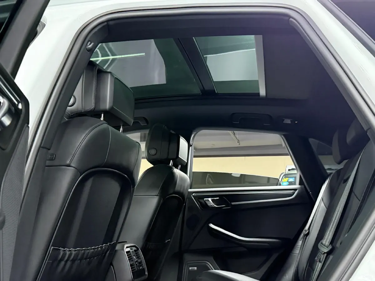 2024 Porsche Macan 2.0T 265HP L4 7DCT,autocango,china used car exporter,china ev exporter,chinese used car exporter,chinese used ev exporter