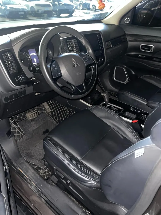 2019 Mitsubishi Outlander 2.0L 166HP L4 CVT,autocango,china used car exporter,china ev exporter,chinese used car exporter,chinese used ev exporter