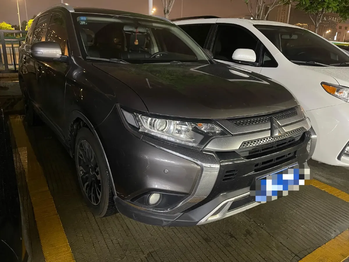 2019 Mitsubishi Outlander 2.0L 166HP L4 CVT,autocango,china used car exporter,china ev exporter,chinese used car exporter,chinese used ev exporter