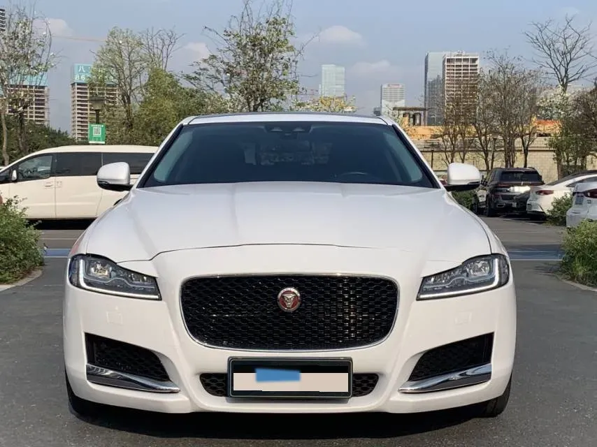 2020 Jaguar XFL 2.0T 250HP L4 8AT,autocango,china used car exporter,china ev exporter,chinese used car exporter,chinese used ev exporter