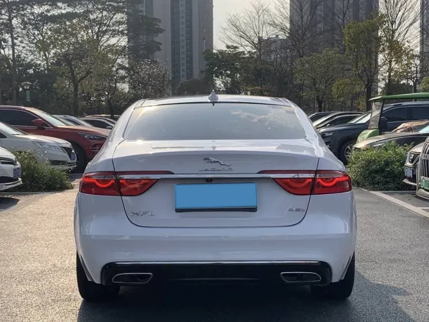 2020 Jaguar XFL 2.0T 250HP L4 8AT,autocango,china used car exporter,china ev exporter,chinese used car exporter,chinese used ev exporter