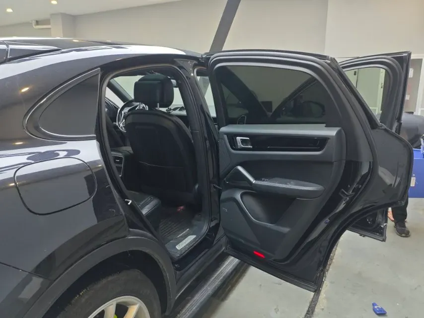 2020 Porsche Cayenne 2.0T 252HP L4 8AT PHEV 14.1KWH,autocango,china used car exporter,china ev exporter,chinese used car exporter,chinese used ev exporter