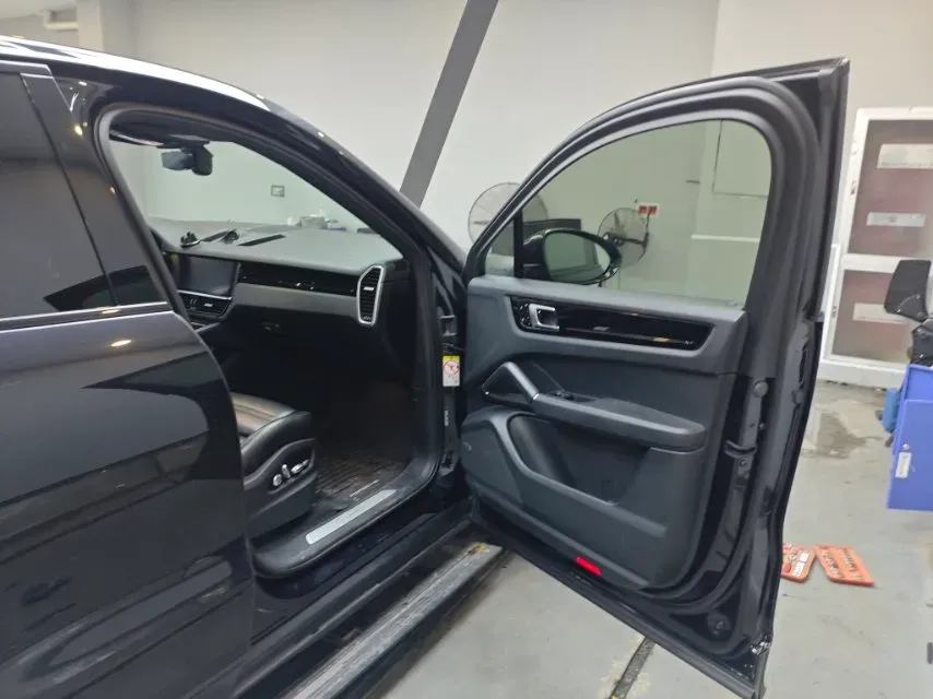 2020 Porsche Cayenne 2.0T 252HP L4 8AT PHEV 14.1KWH,autocango,china used car exporter,china ev exporter,chinese used car exporter,chinese used ev exporter