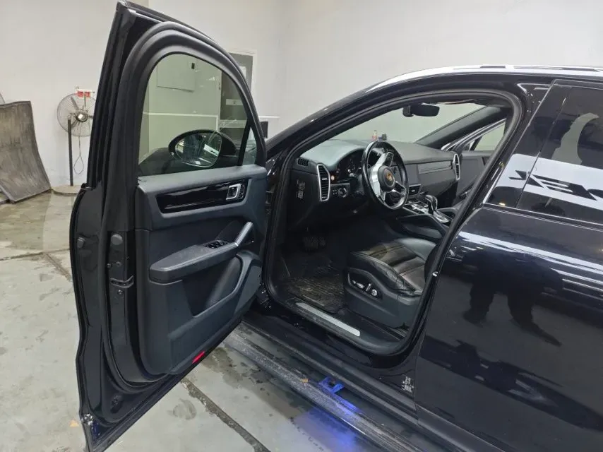 2020 Porsche Cayenne 2.0T 252HP L4 8AT PHEV 14.1KWH,autocango,china used car exporter,china ev exporter,chinese used car exporter,chinese used ev exporter