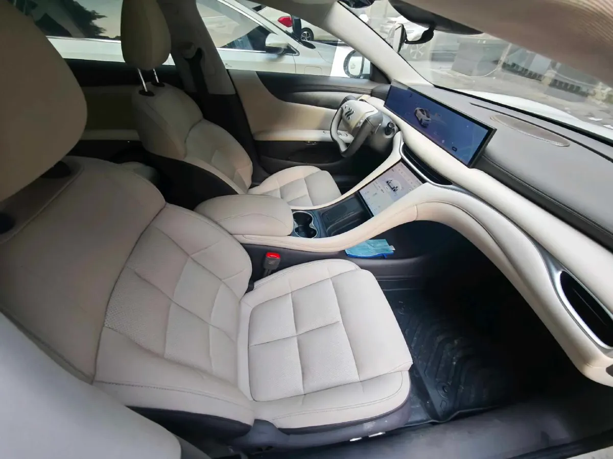 2024 IM L6 BEV 75KWH,autocango,china used car exporter,china ev exporter,chinese used car exporter,chinese used ev exporter