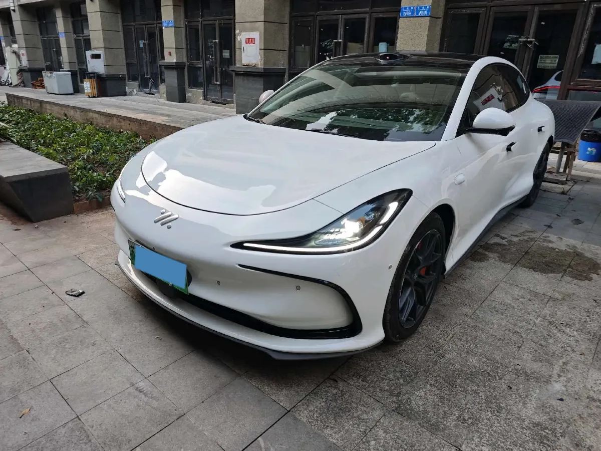 2024 IM L6 BEV 75KWH,autocango,china used car exporter,china ev exporter,chinese used car exporter,chinese used ev exporter