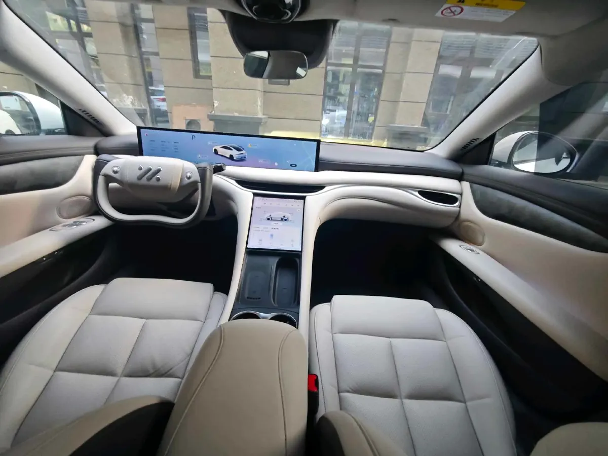 2024 IM L6 BEV 75KWH,autocango,china used car exporter,china ev exporter,chinese used car exporter,chinese used ev exporter