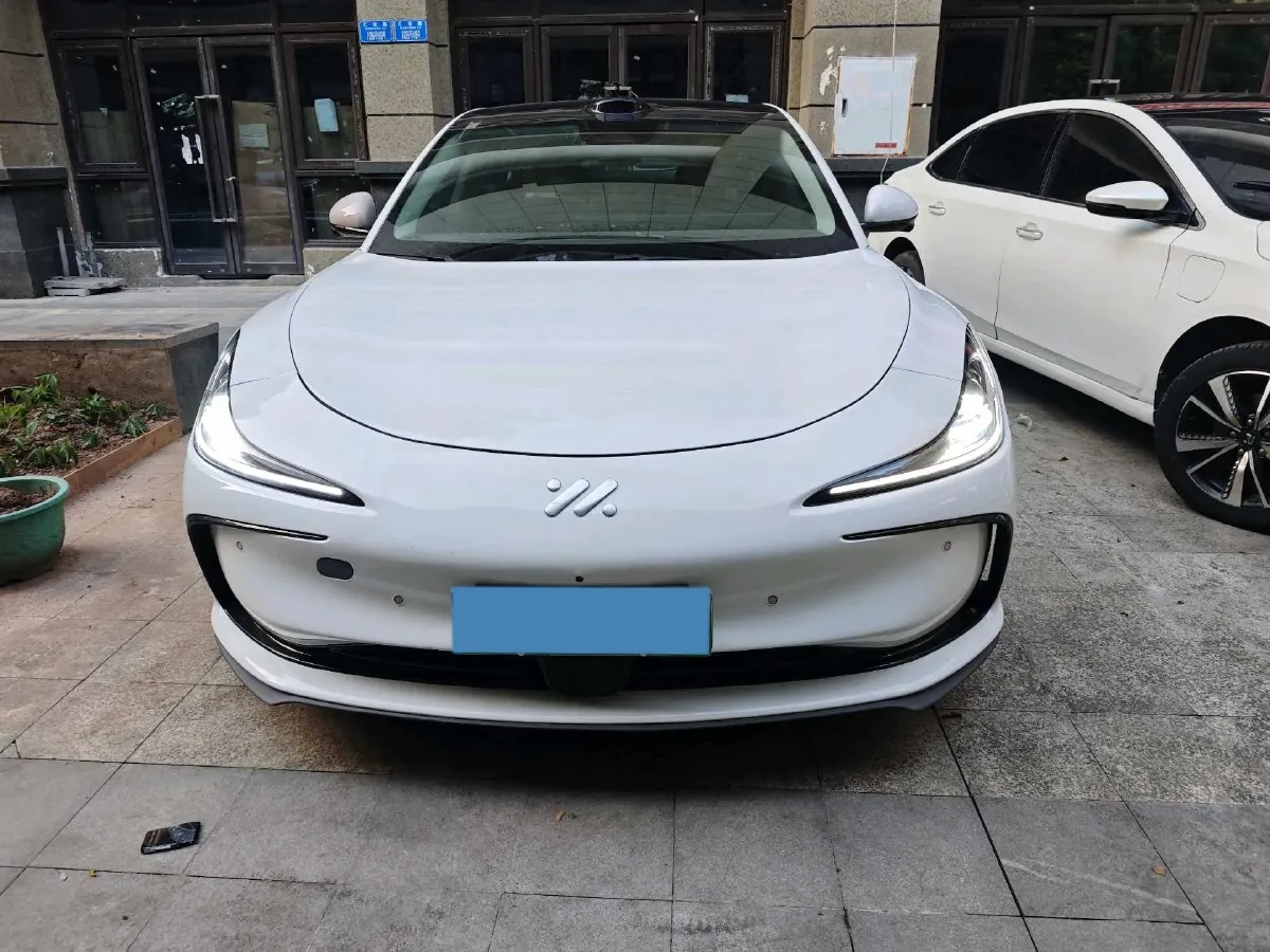 2024 IM L6 BEV 75KWH,autocango,china used car exporter,china ev exporter,chinese used car exporter,chinese used ev exporter