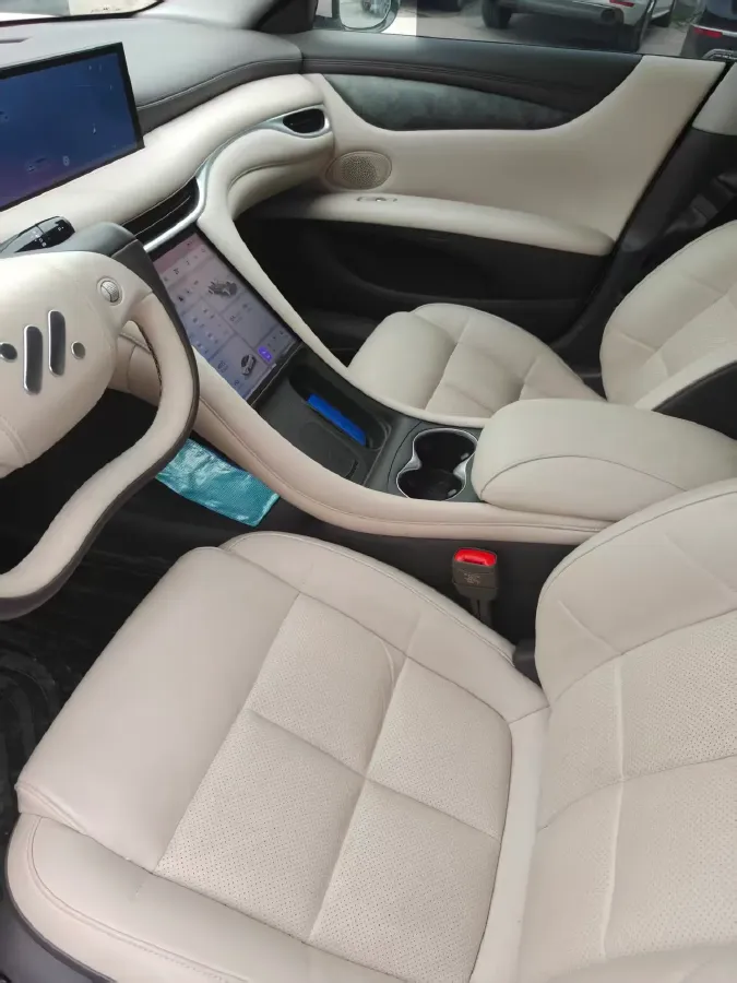 2024 IM L6 BEV 75KWH,autocango,china used car exporter,china ev exporter,chinese used car exporter,chinese used ev exporter