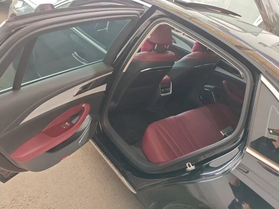 2025 HongQi H5 1.5T 169HP L4 1DHT Hybrid,autocango,china used car exporter,china ev exporter,chinese used car exporter,chinese used ev exporter