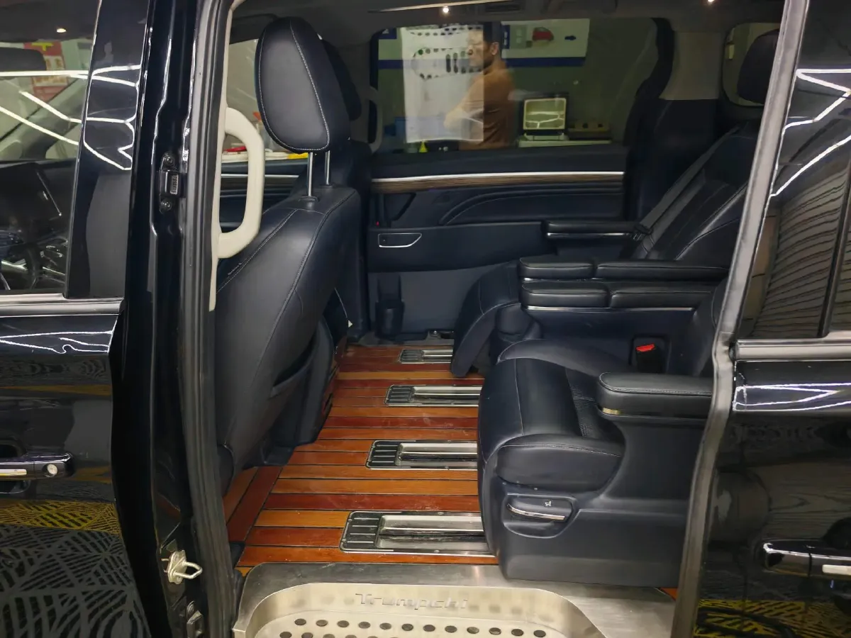 2021 GAC Trumpchi M8 2.0T 252HP L4 8AT,autocango,china used car exporter,china ev exporter,chinese used car exporter,chinese used ev exporter