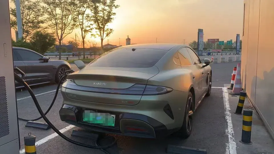 2024 MI SU7 BEV 101KWH,autocango,china used car exporter,china ev exporter,chinese used car exporter,chinese used ev exporter