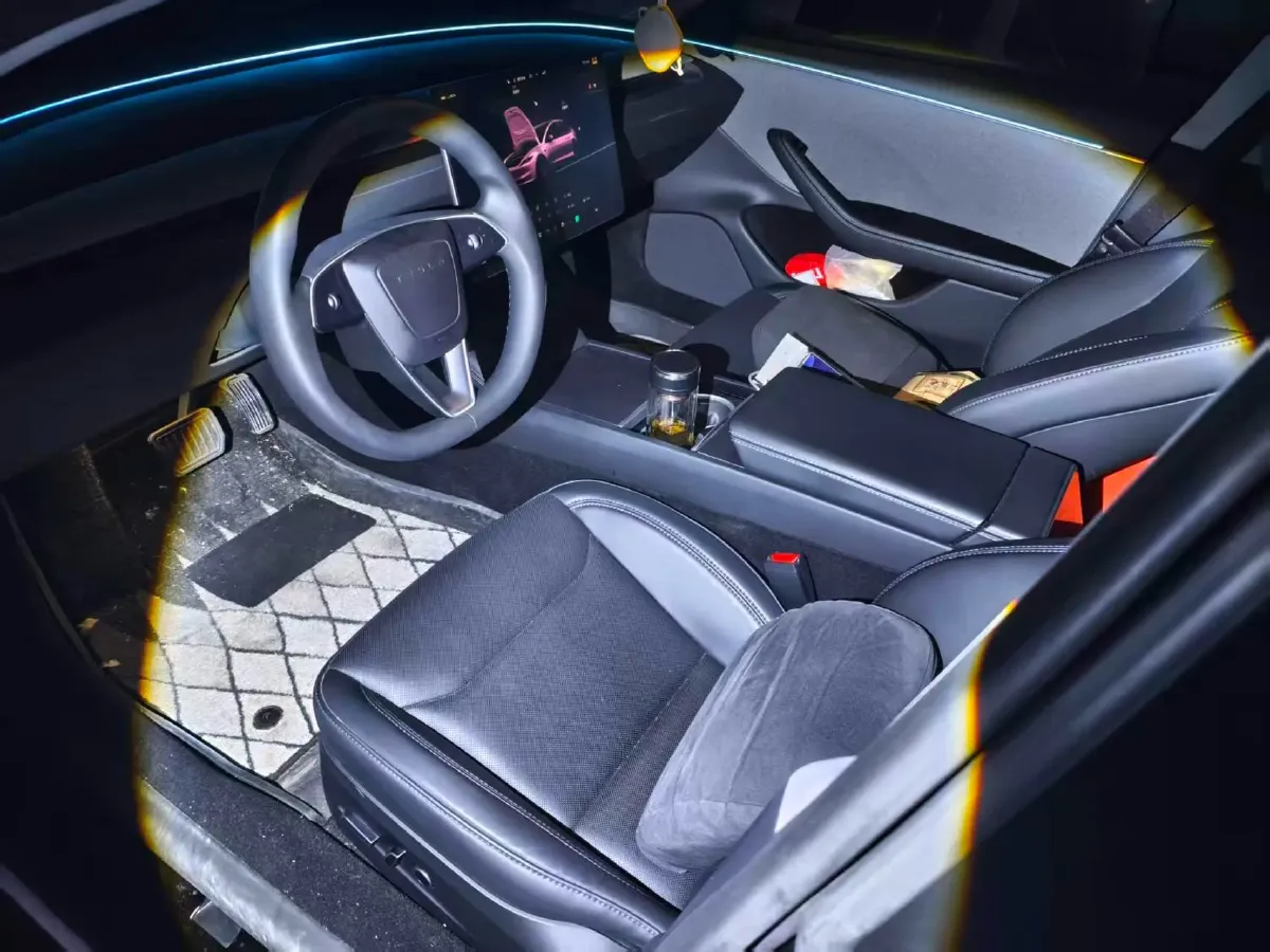 2025 Tesla Model 3 BEV 62.5KWH,autocango,china used car exporter,china ev exporter,chinese used car exporter,chinese used ev exporter