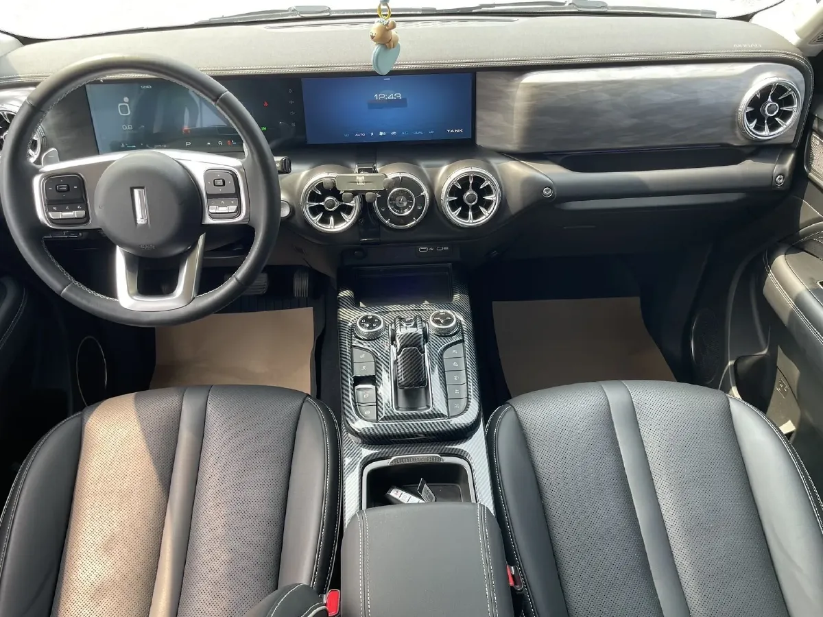 2021 Tank 300 2.0T 227HP L4 8AT,autocango,china used car exporter,china ev exporter,chinese used car exporter,chinese used ev exporter