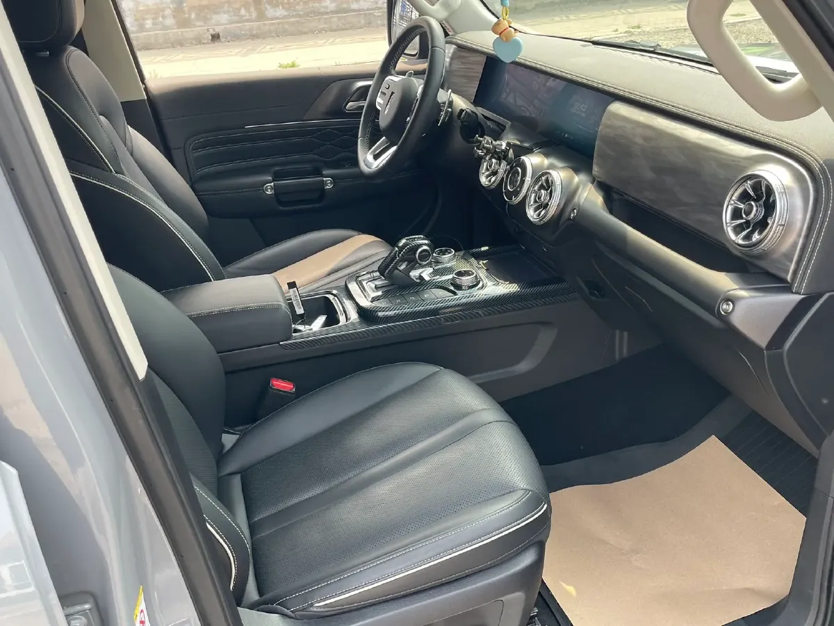 2021 Tank 300 2.0T 227HP L4 8AT,autocango,china used car exporter,china ev exporter,chinese used car exporter,chinese used ev exporter