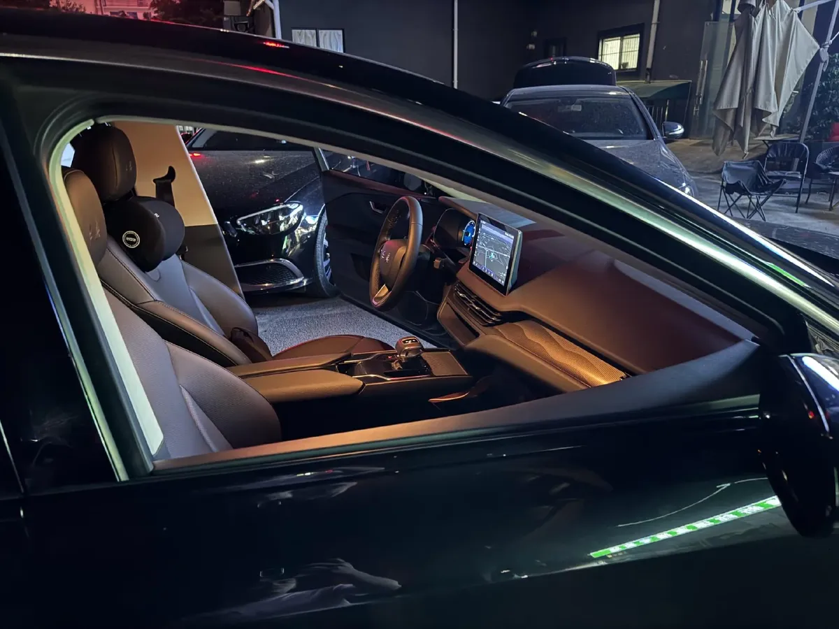 2022 HongQi E-QM5 BEV 54KWH,autocango,china used car exporter,china ev exporter,chinese used car exporter,chinese used ev exporter