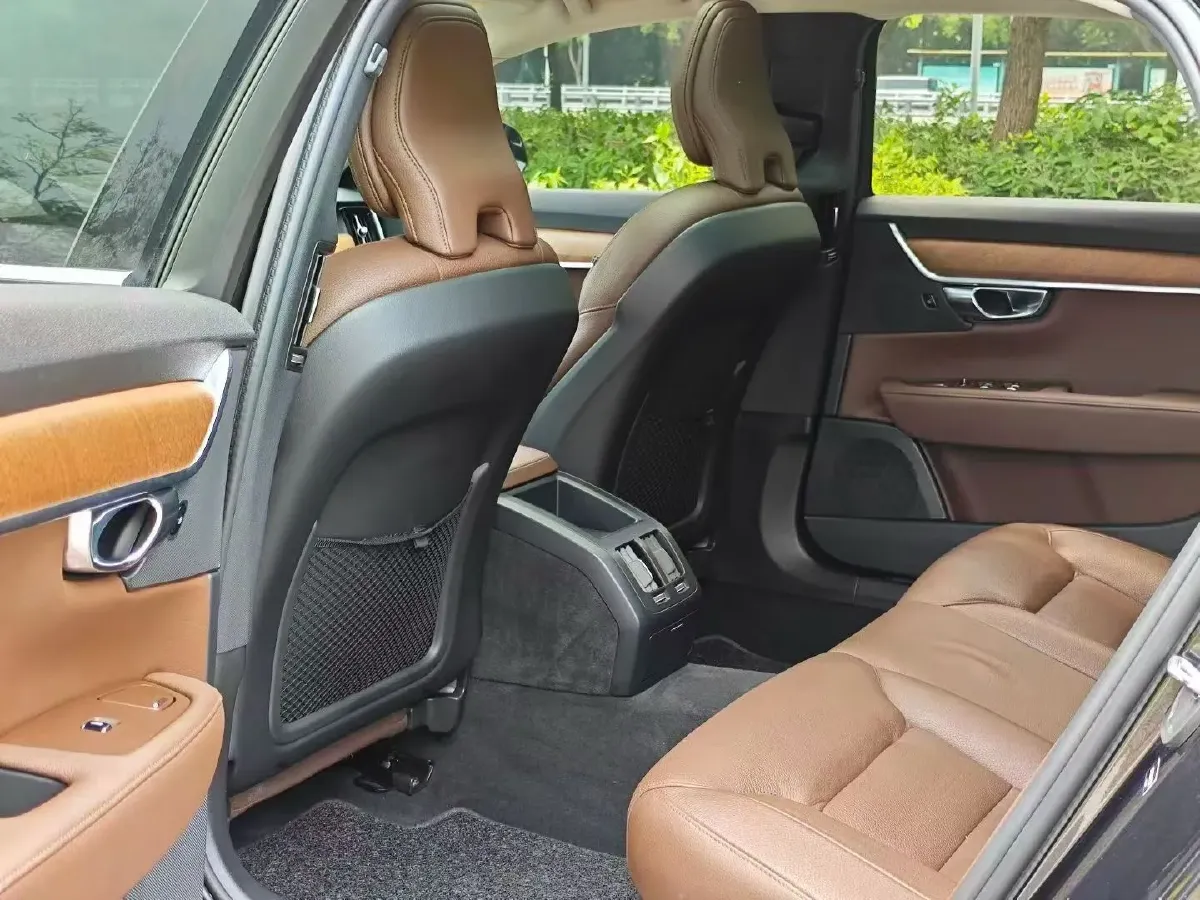 2020 Volvo S90 2.0T 254HP L4 8AT,autocango,china used car exporter,china ev exporter,chinese used car exporter,chinese used ev exporter