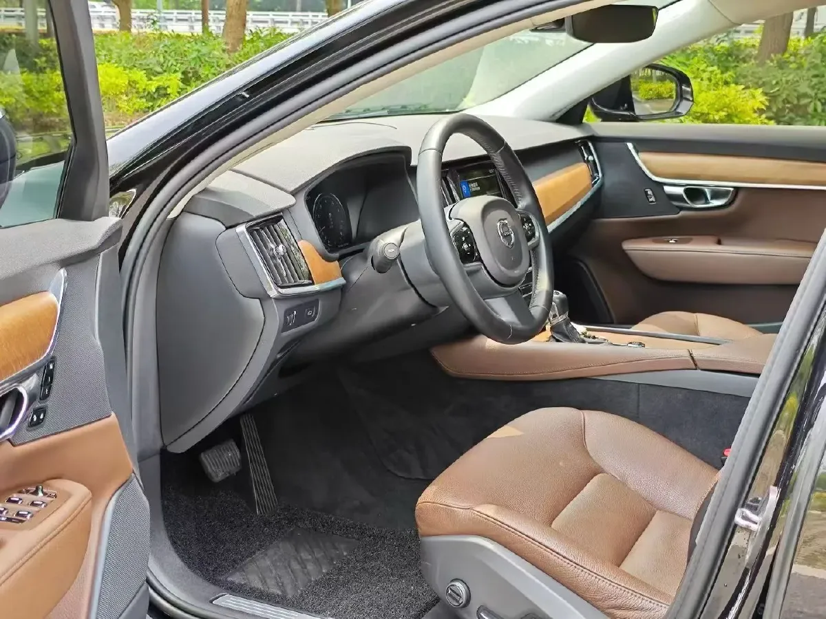 2020 Volvo S90 2.0T 254HP L4 8AT,autocango,china used car exporter,china ev exporter,chinese used car exporter,chinese used ev exporter