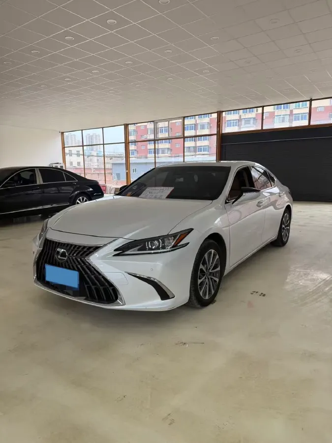 2022 Lexus ES 2.0L 173HP L4 CVT,autocango,china used car exporter,china ev exporter,chinese used car exporter,chinese used ev exporter