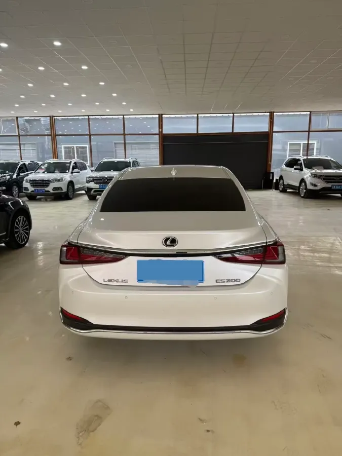 2022 Lexus ES 2.0L 173HP L4 CVT,autocango,china used car exporter,china ev exporter,chinese used car exporter,chinese used ev exporter