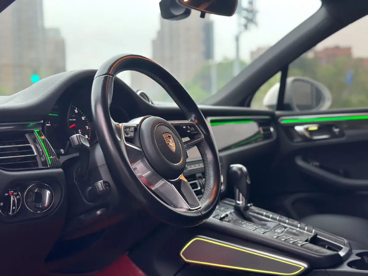 2018 Porsche Macan 2.0T 252HP L4 7DCT,autocango,china used car exporter,china ev exporter,chinese used car exporter,chinese used ev exporter