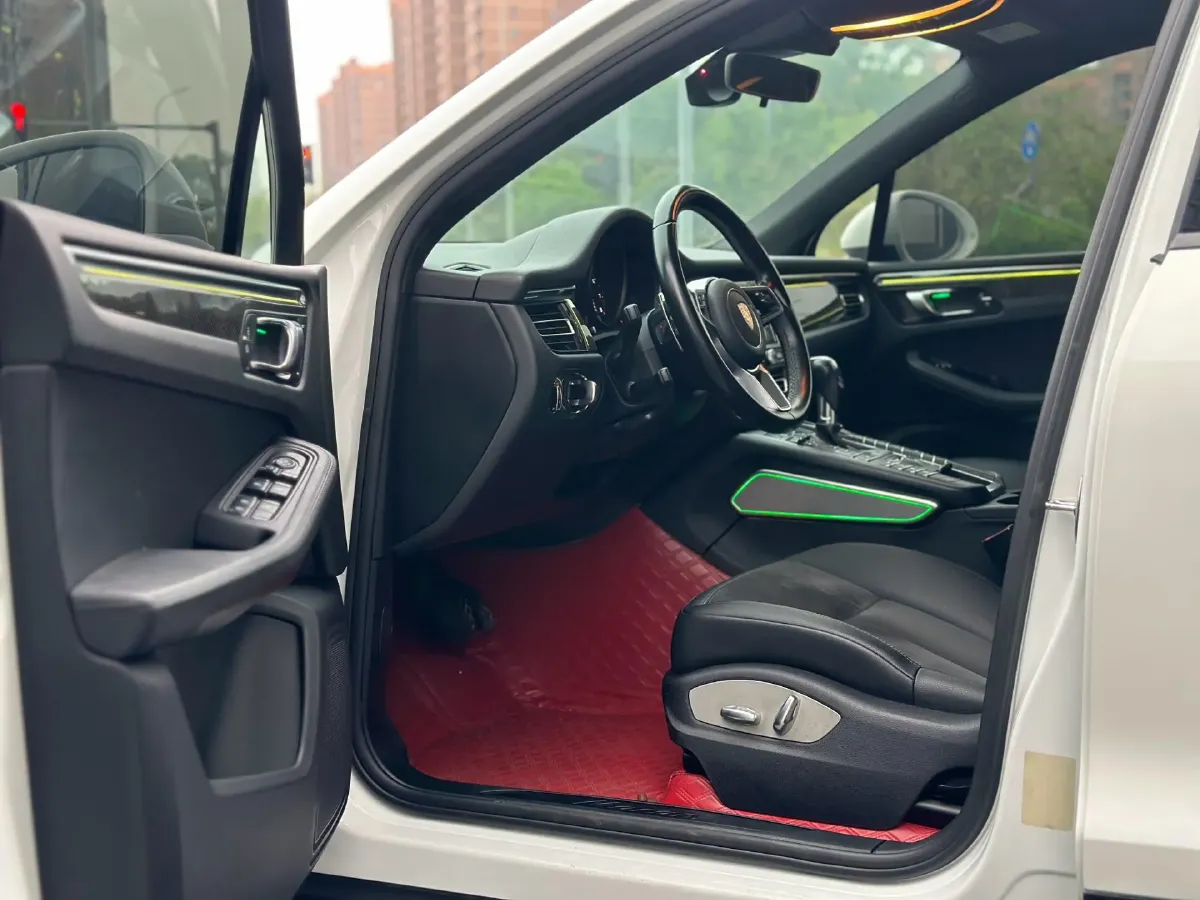 2018 Porsche Macan 2.0T 252HP L4 7DCT,autocango,china used car exporter,china ev exporter,chinese used car exporter,chinese used ev exporter