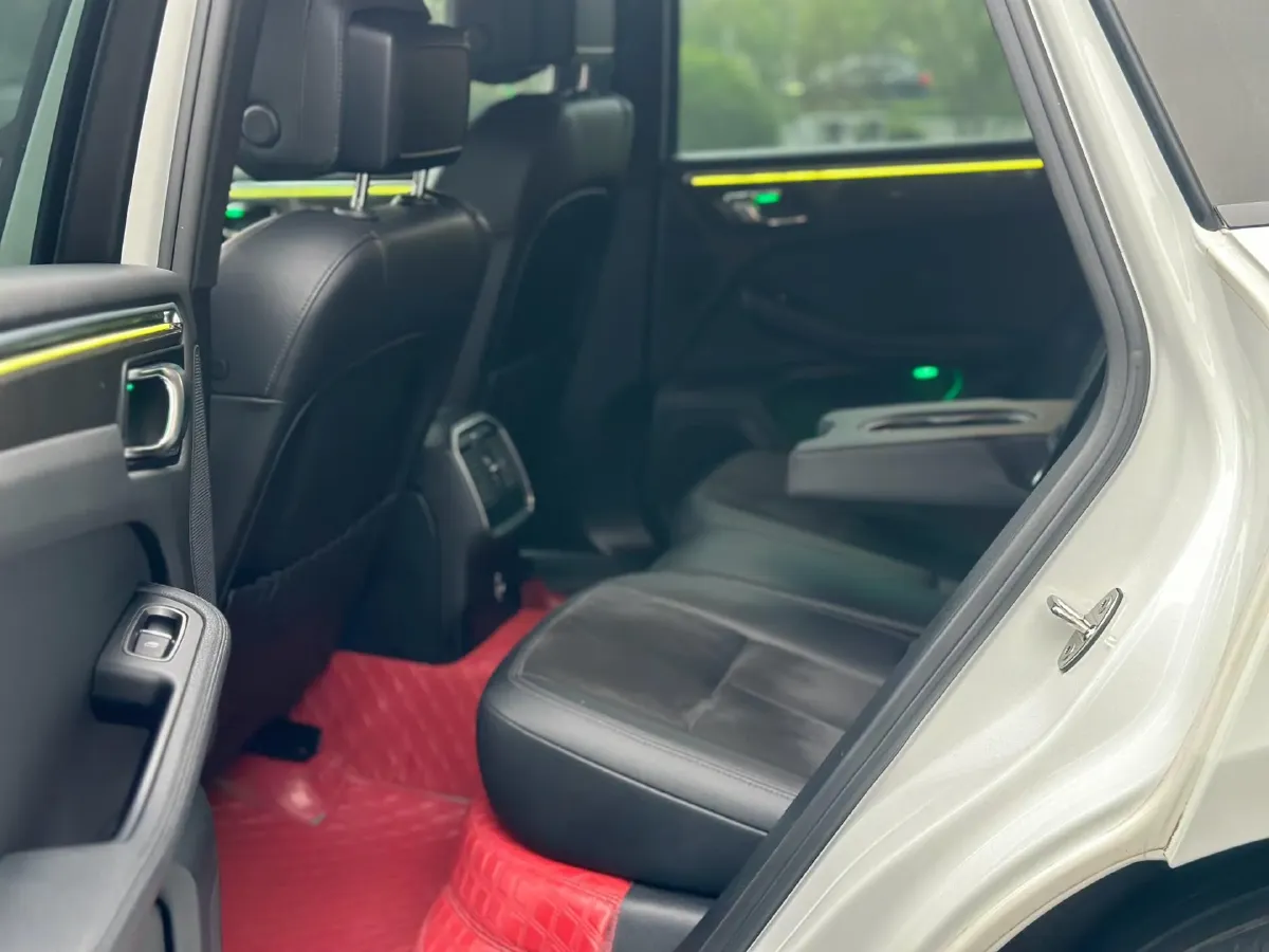 2018 Porsche Macan 2.0T 252HP L4 7DCT,autocango,china used car exporter,china ev exporter,chinese used car exporter,chinese used ev exporter