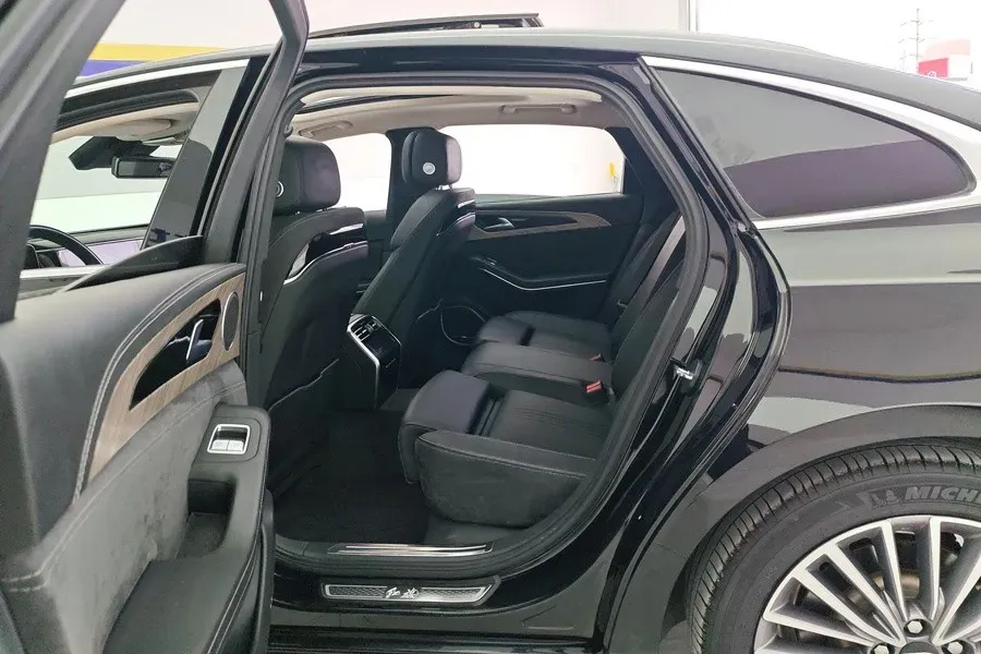 2020 HongQi H9 2.0T 252HP L4 7DCT,autocango,china used car exporter,china ev exporter,chinese used car exporter,chinese used ev exporter