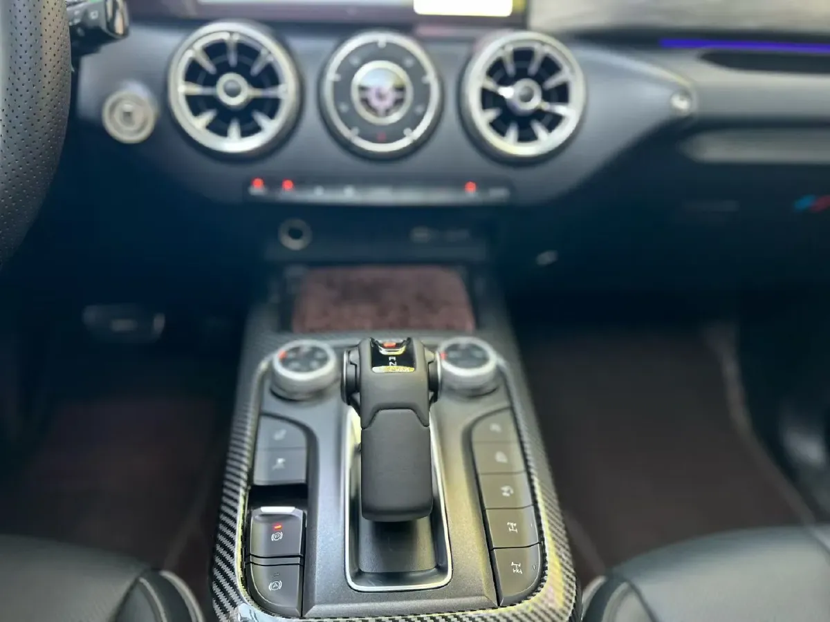 2023 Tank 300 2.0T 227HP L4 8AT,autocango,china used car exporter,china ev exporter,chinese used car exporter,chinese used ev exporter