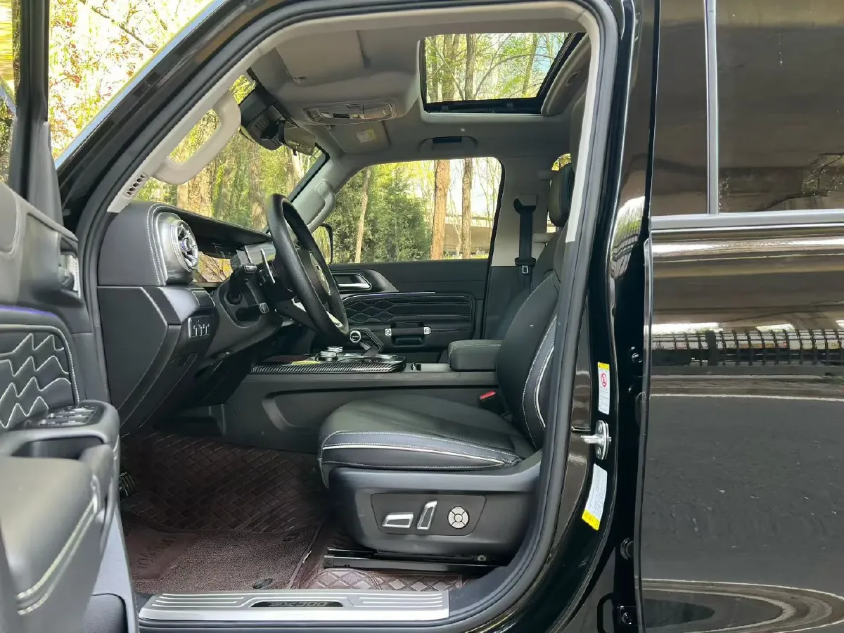 2023 Tank 300 2.0T 227HP L4 8AT,autocango,china used car exporter,china ev exporter,chinese used car exporter,chinese used ev exporter