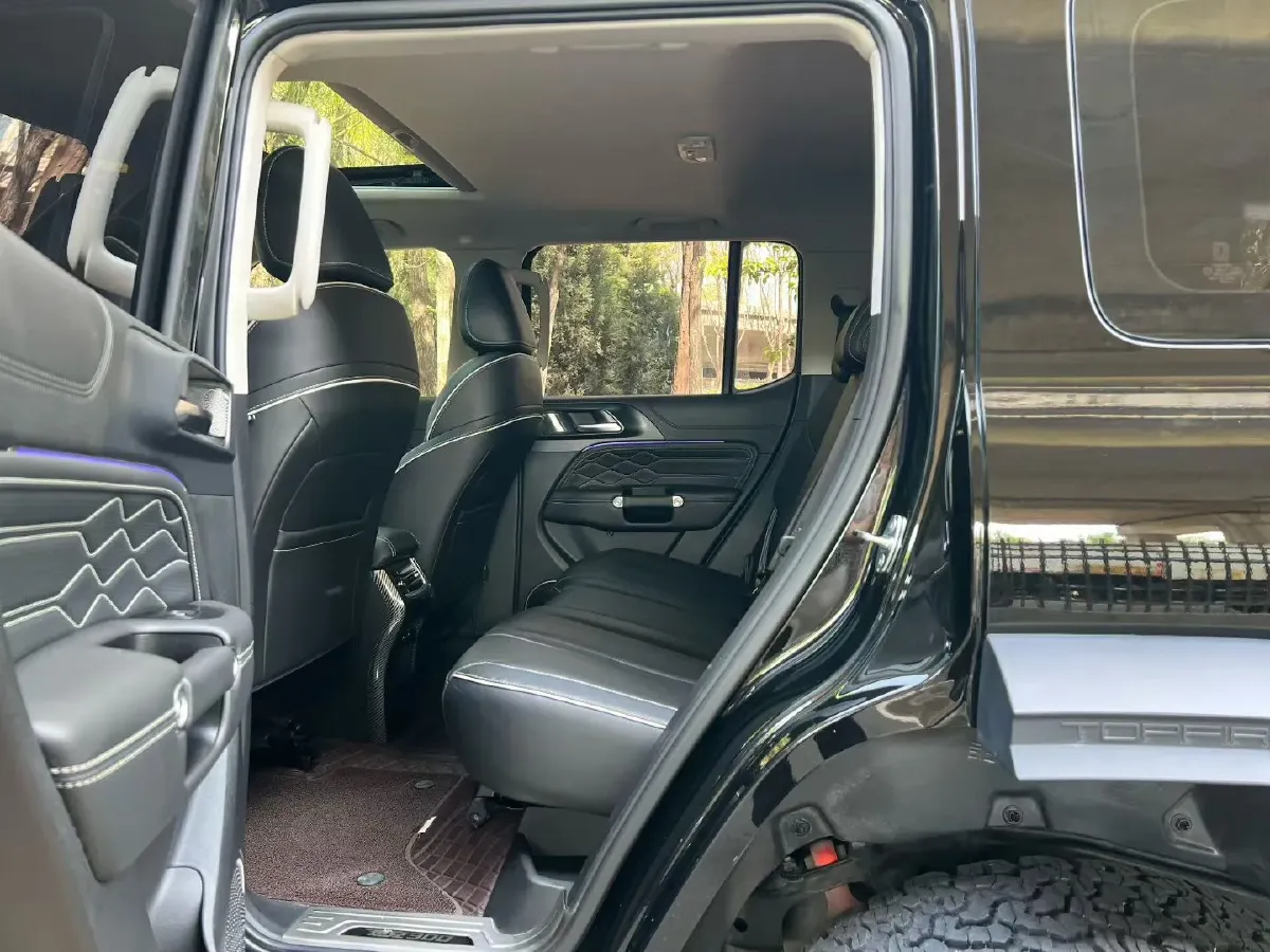 2023 Tank 300 2.0T 227HP L4 8AT,autocango,china used car exporter,china ev exporter,chinese used car exporter,chinese used ev exporter